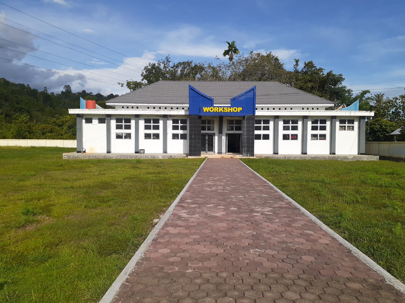 Foto depan Laboratorium FT Painan