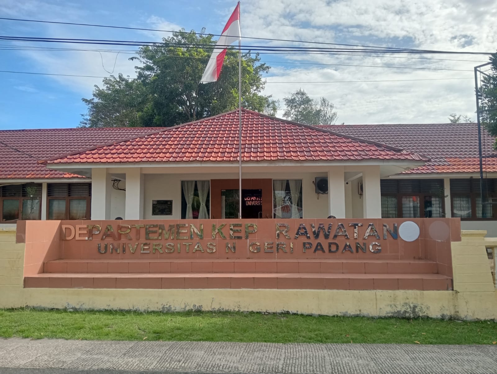 Foto depan Gedung Kantor FPK Pariaman