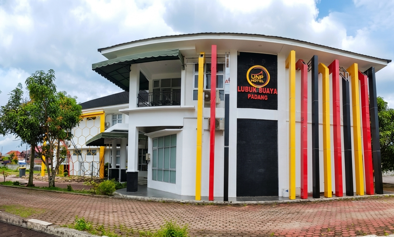 Foto depan Hotel Lubuk Buaya