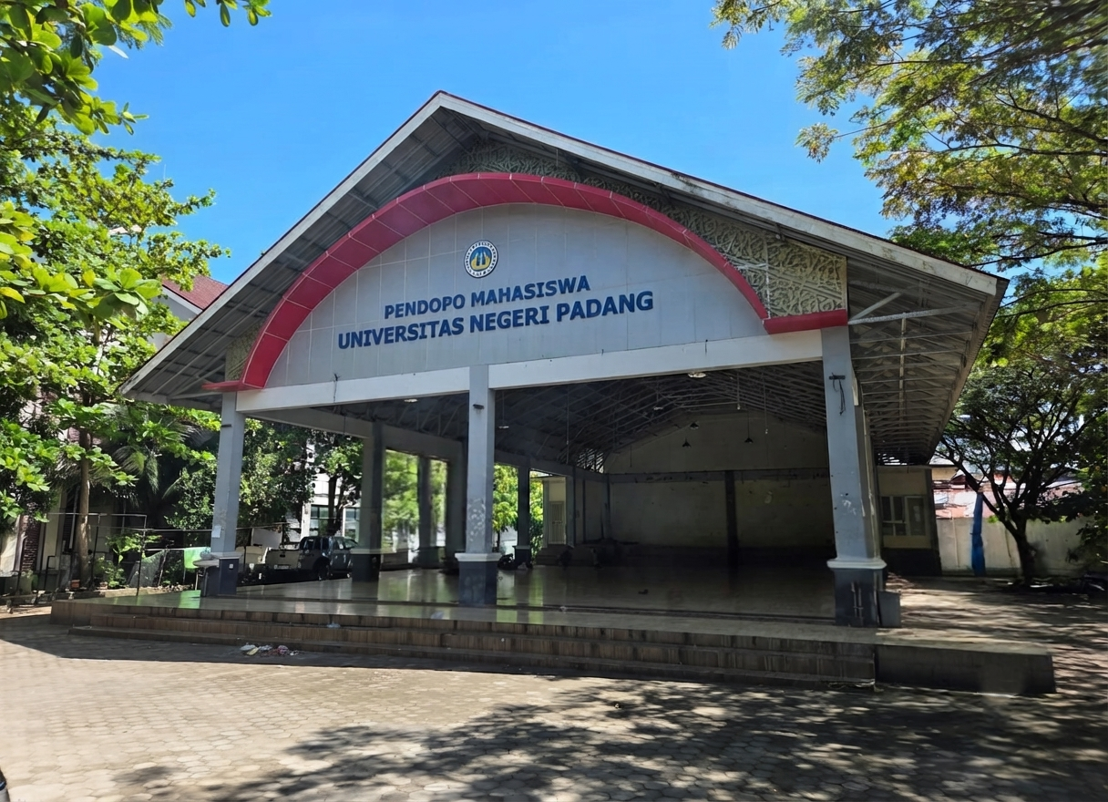 Foto depan Pendopo Mahasiswa PKM