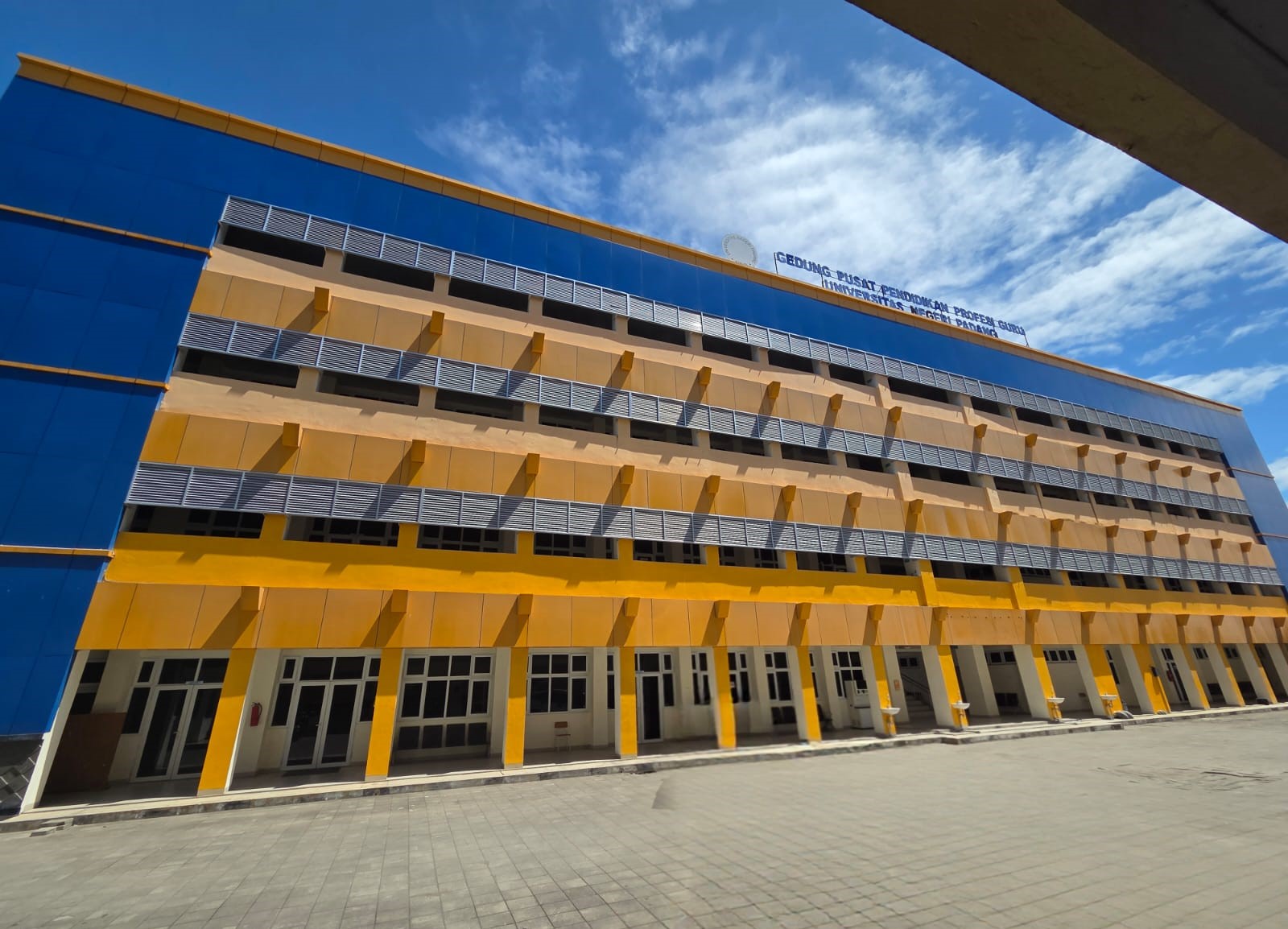 Foto depan Gedung MKU C (PPG)
