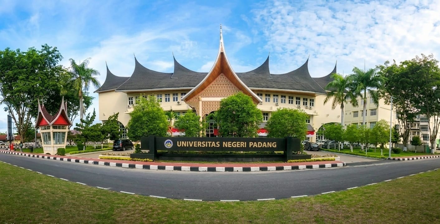 Foto depan Gedung Bagonjong