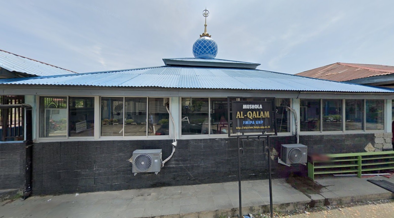 Foto depan Mushola Al Qalam FMIPA