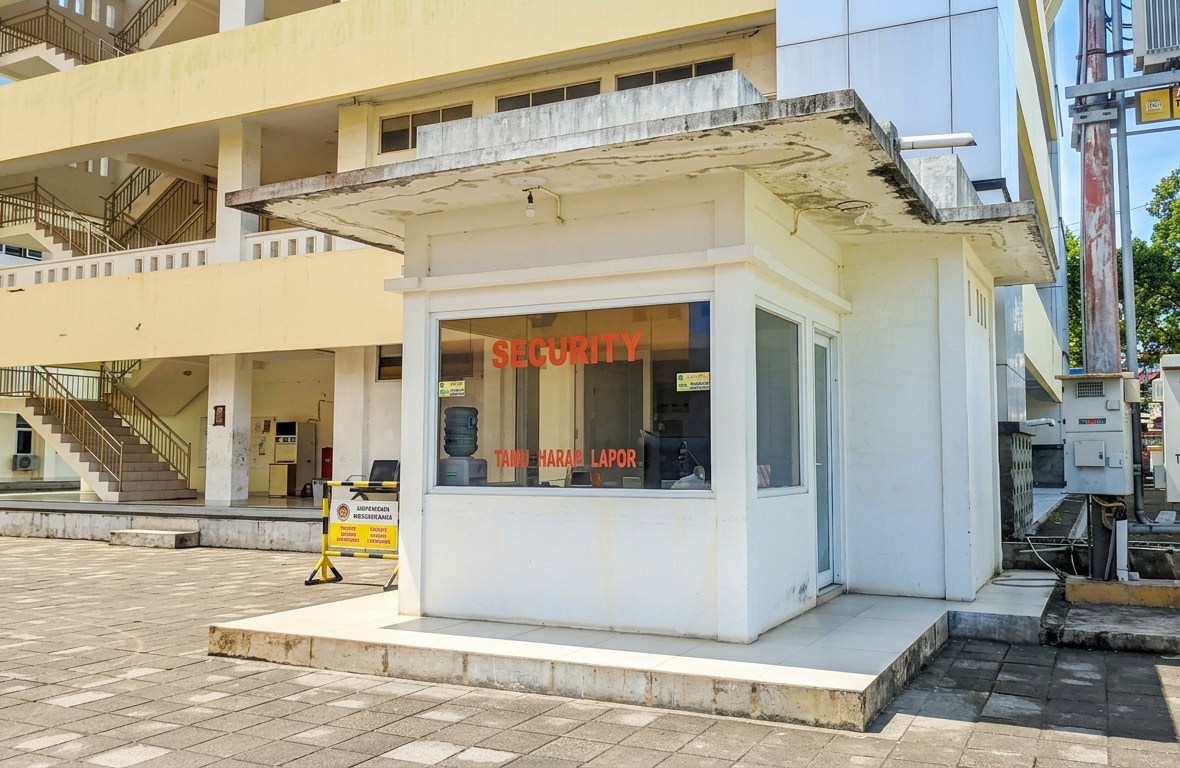 Foto depan Pos Satpam MKU