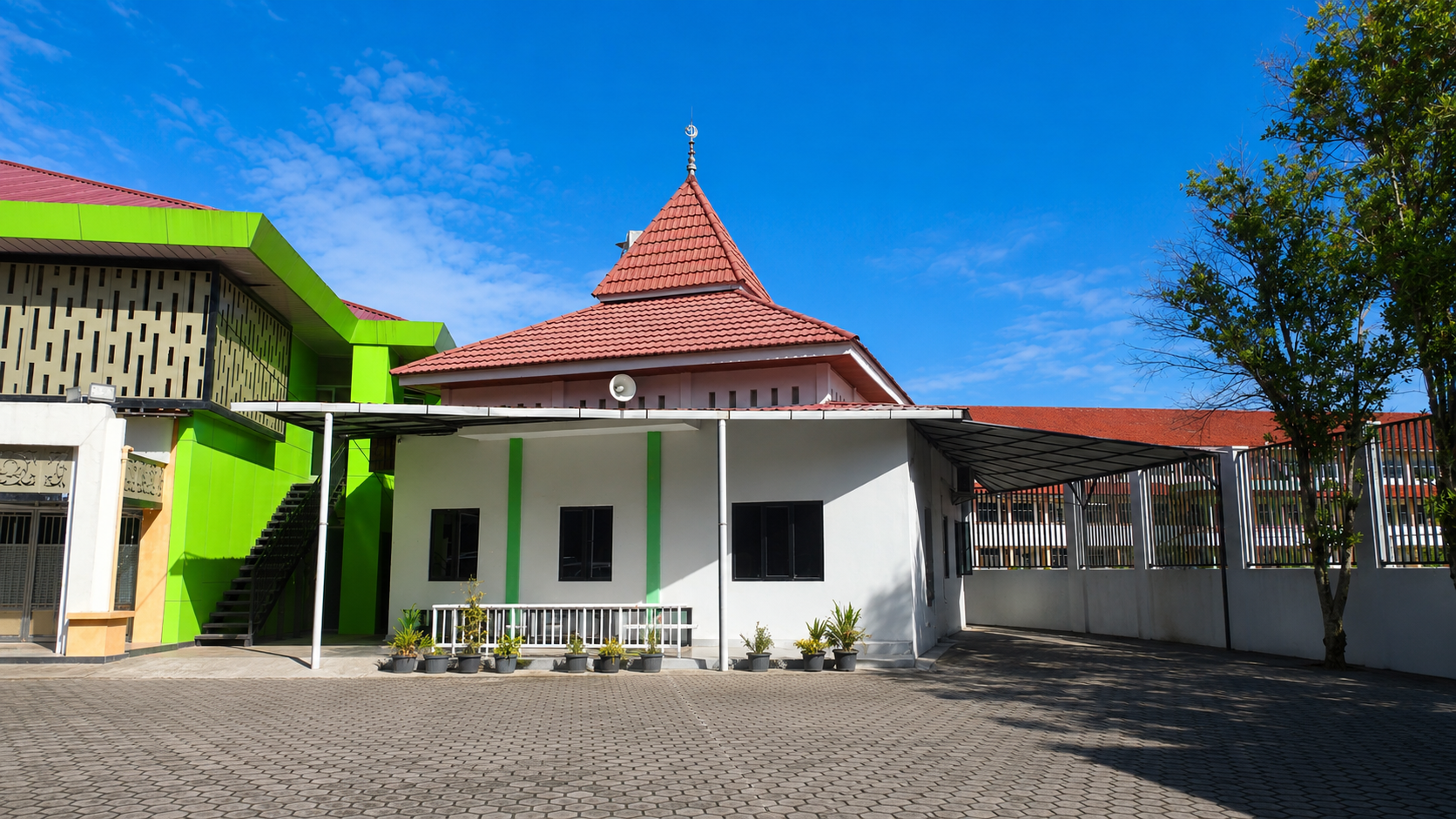 Foto depan Mushola FIK