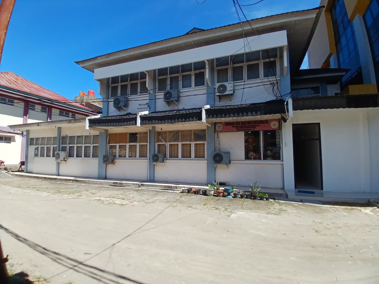 Foto depan Gedung Labor dan Lokal Kuliah PKK FPP 2