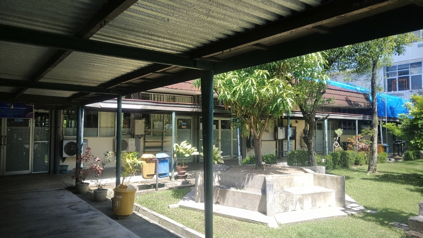 Foto depan Gedung Kuliah Mesin Otomatif FT