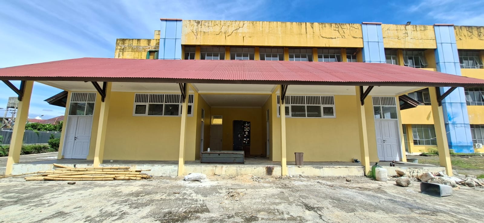 Foto depan Gudang Kimia FMIPA