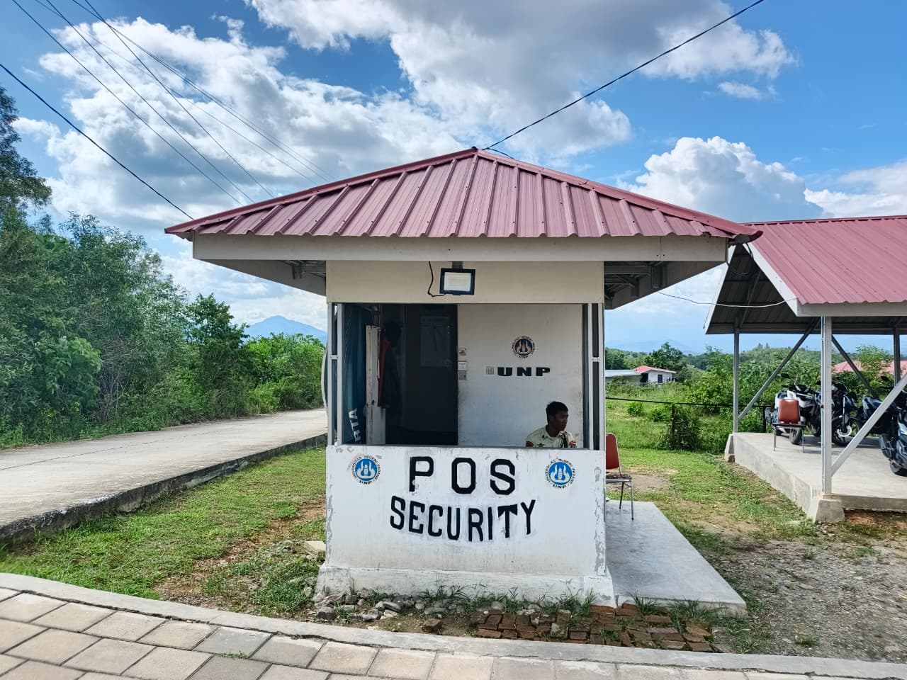 Foto depan Pos Satpam Vokasi Sawahlunto