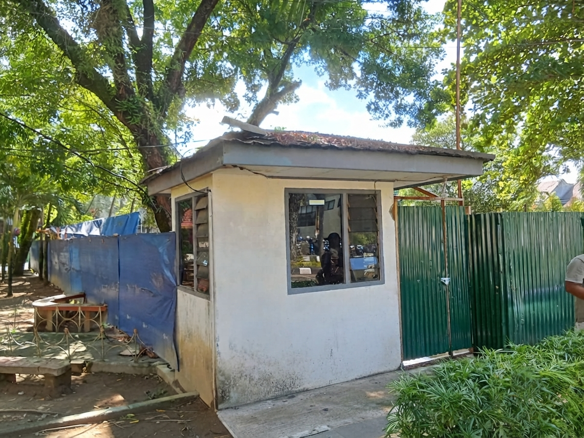 Foto depan Pos Jaga Parkir Sepeda Motor FIS