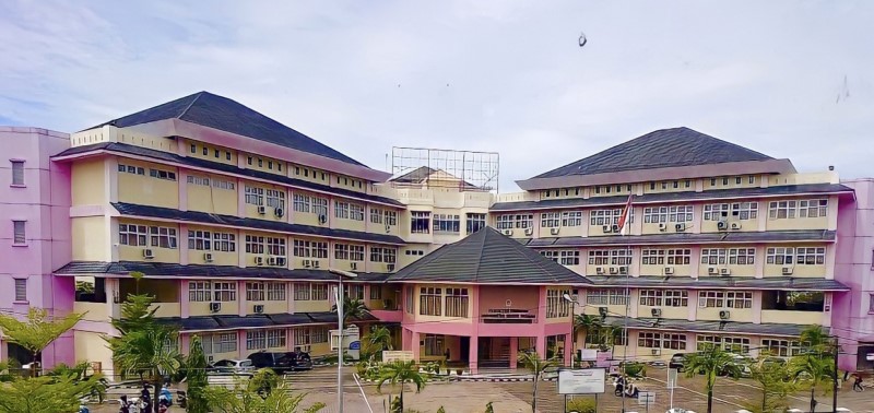 Foto depan Gedung Dekanat FEB