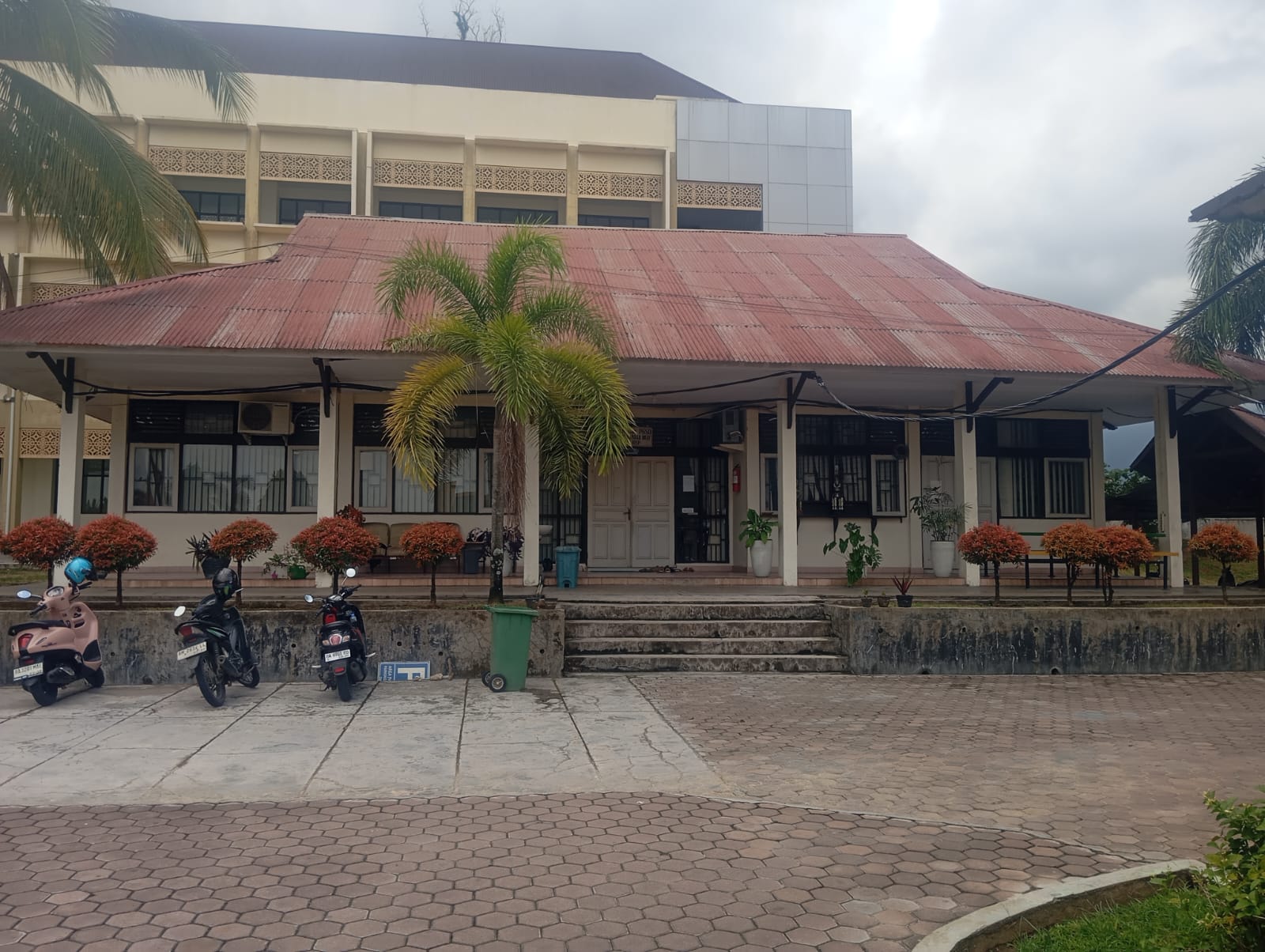 Foto depan Perpustakaan PGSD FIP Bandar Buat