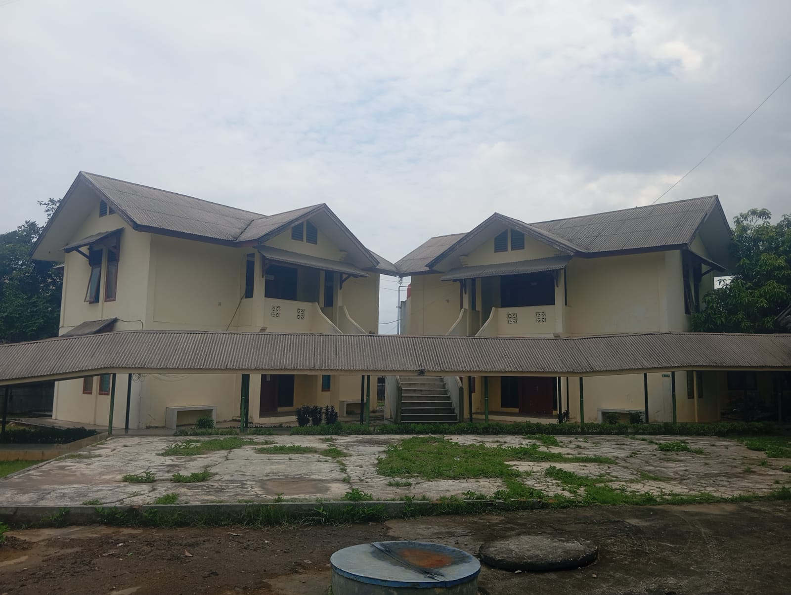 Foto depan Asrama HN Bandar Buat