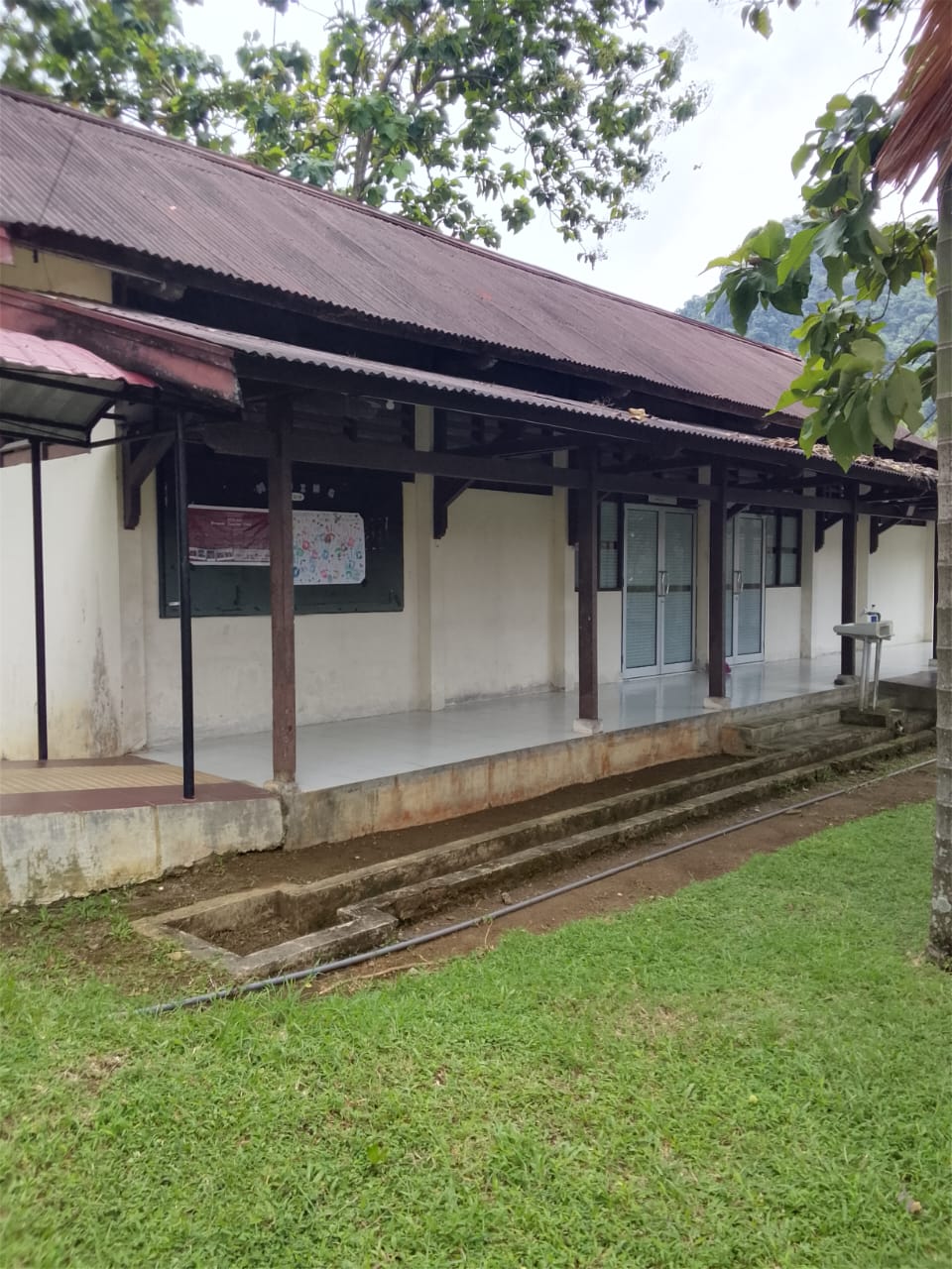 Foto depan Gedung Kuliah A FIP Limau Manis