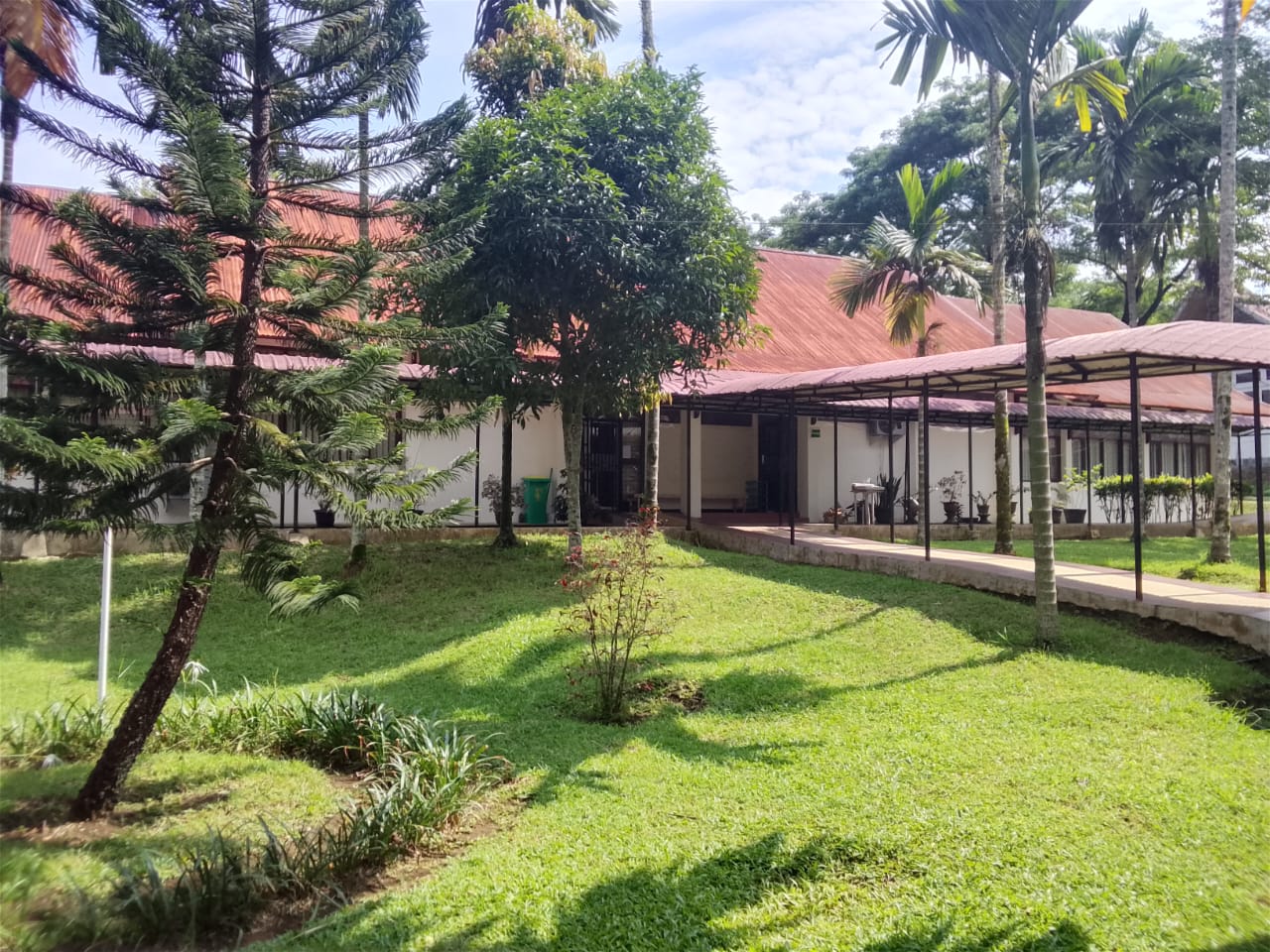 Foto depan Perpustakaan PLB FIP Limau Manis