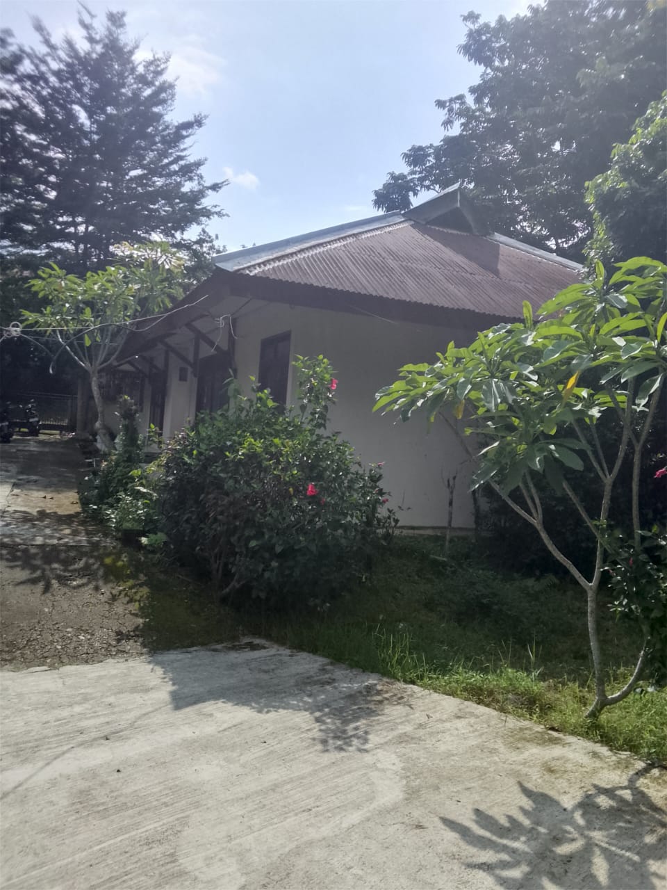 Foto depan Asrama JR Limau Manis