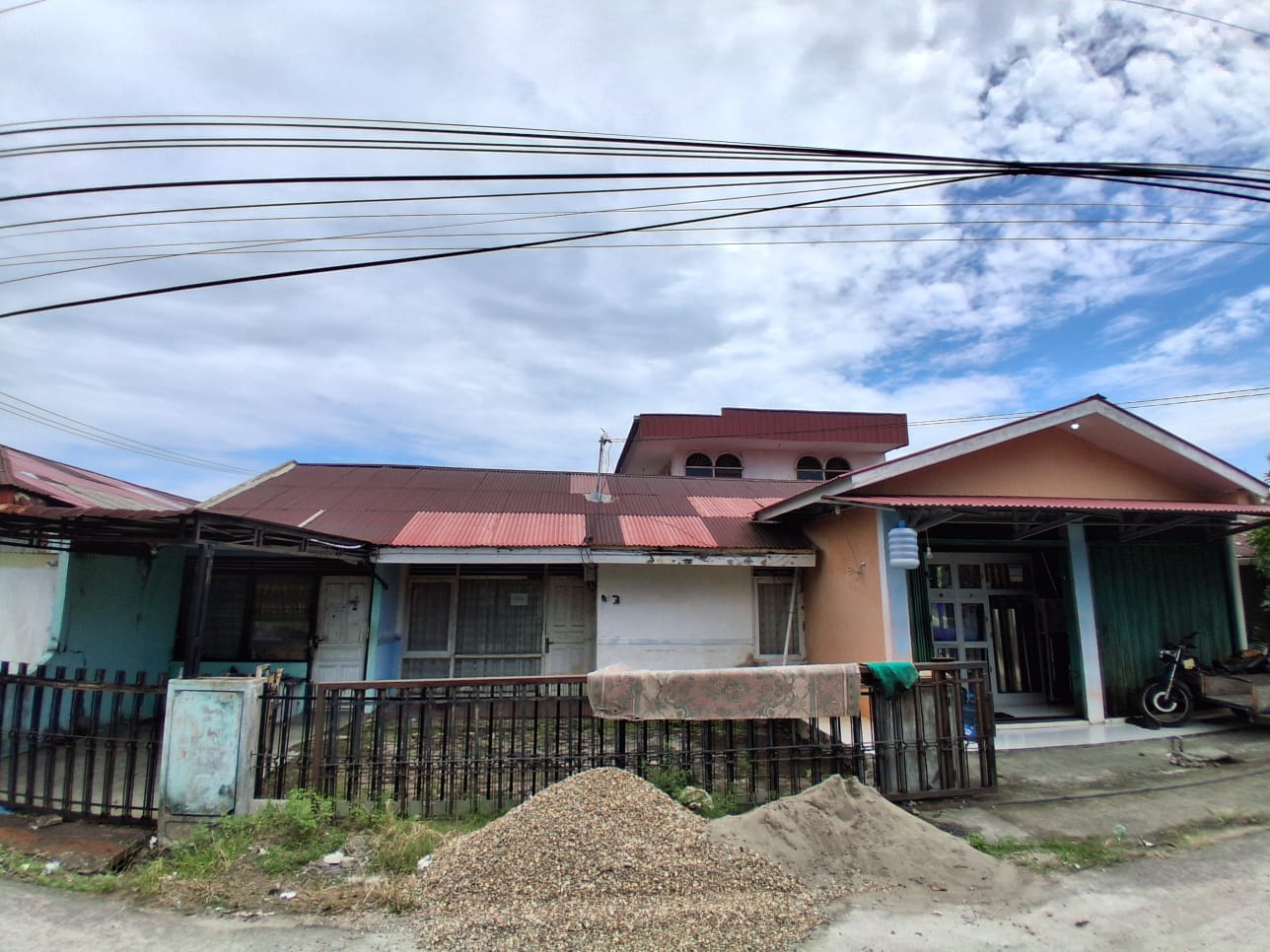 Foto depan Mess UNP Jl Belibis Blok C No.5