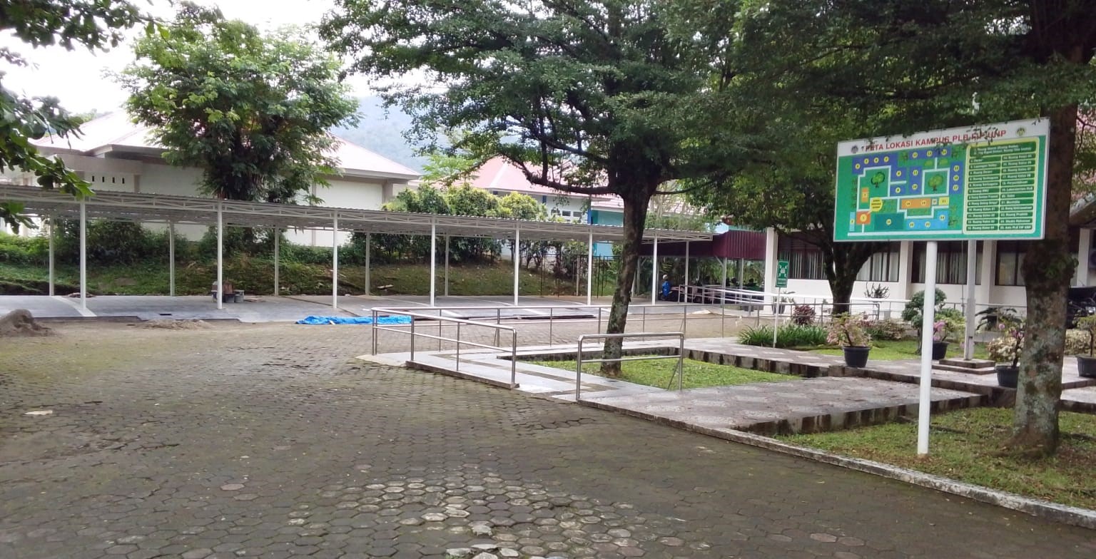 Foto depan Bangunan Parkir Roda 2 FIP Limau Manis