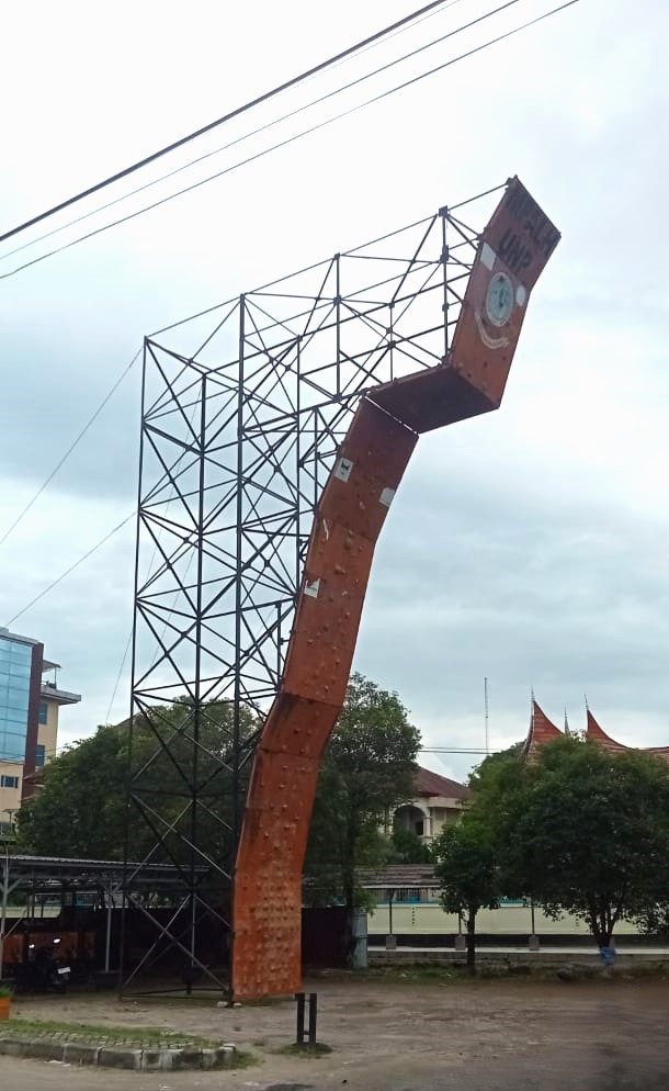 Foto depan Papan Panjat Tebing